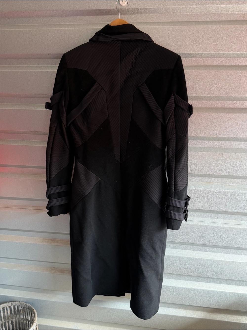 versace gothic coat with buckles and leather panels - Picture 7 of 9